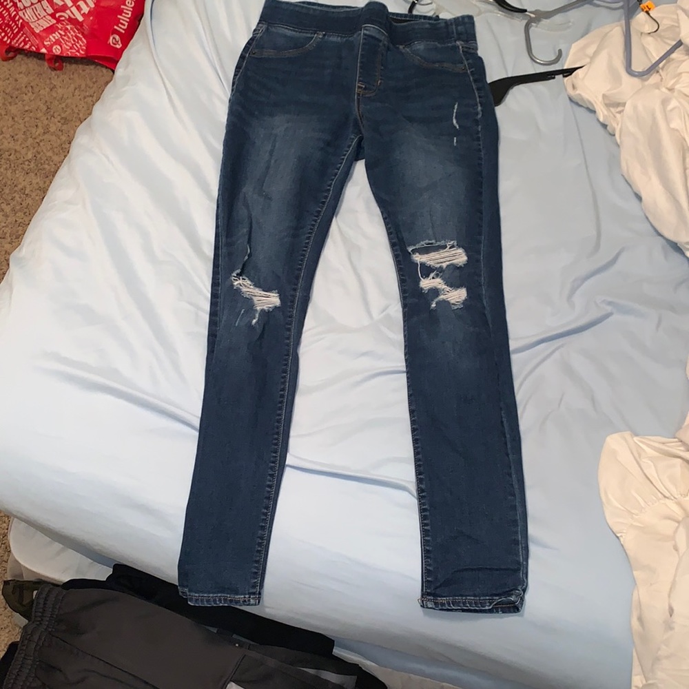 Ripped skinny jeans